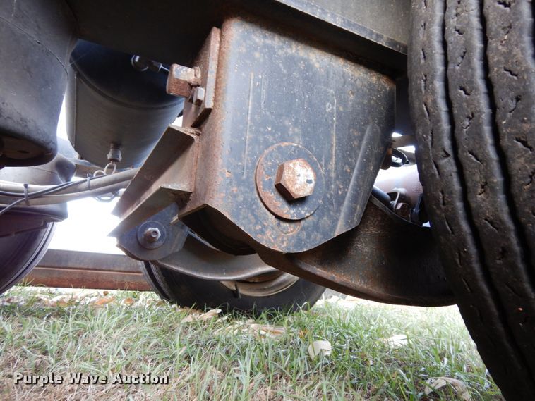 image for item DJ5819 2018 Road Runner 4000 drop deck sprayer trailer