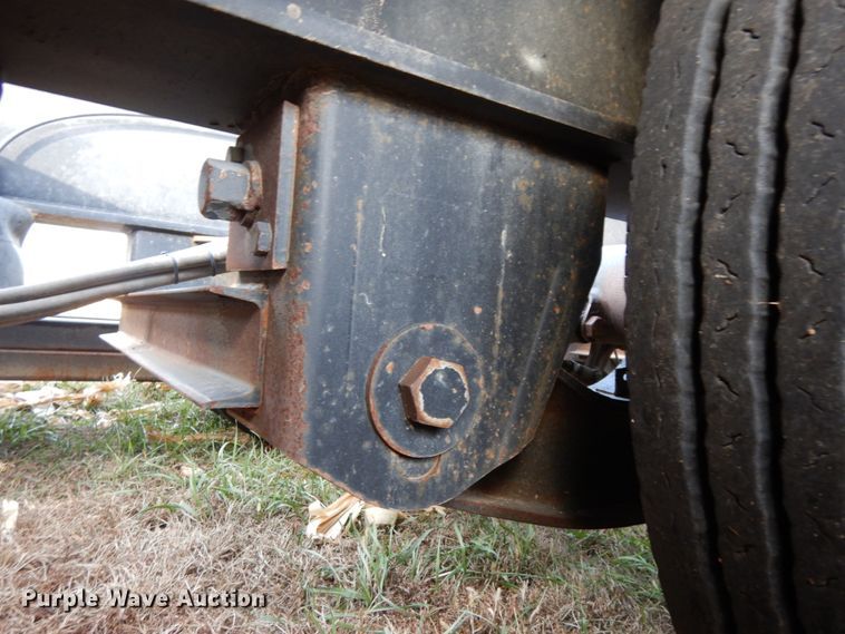 image for item DJ5819 2018 Road Runner 4000 drop deck sprayer trailer