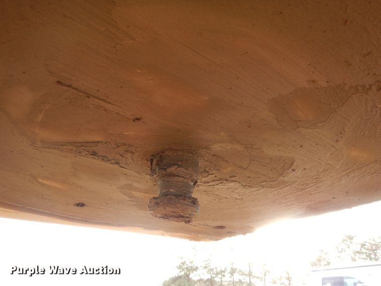 image for item DJ5819 2018 Road Runner 4000 drop deck sprayer trailer