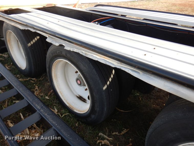 image for item DJ5819 2018 Road Runner 4000 drop deck sprayer trailer