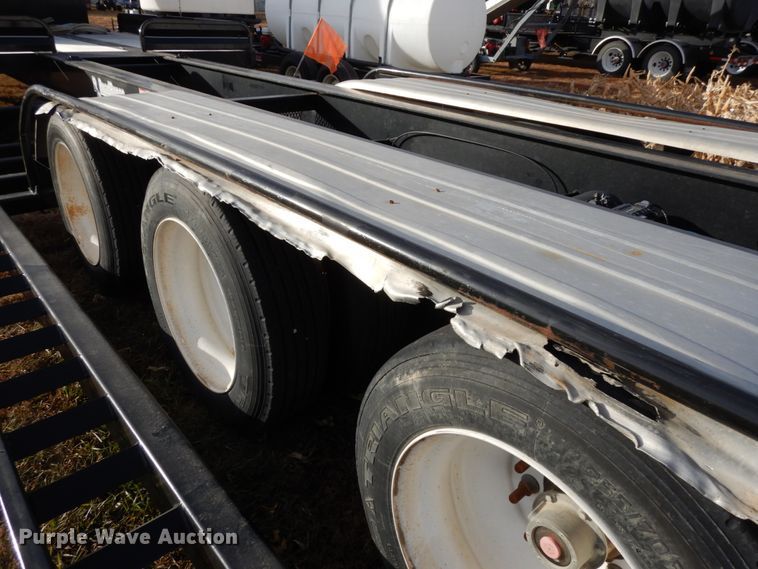 image for item DJ5819 2018 Road Runner 4000 drop deck sprayer trailer