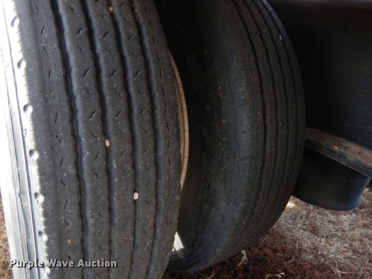 image for item DJ5819 2018 Road Runner 4000 drop deck sprayer trailer