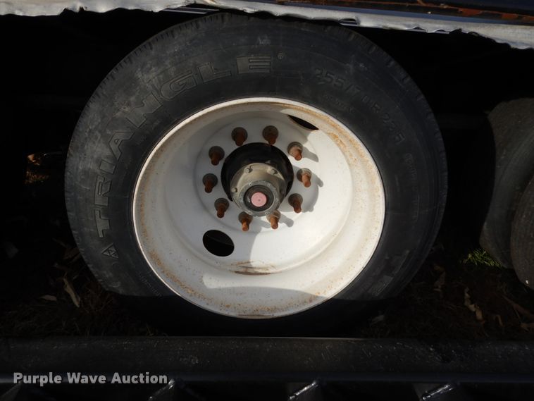 image for item DJ5819 2018 Road Runner 4000 drop deck sprayer trailer