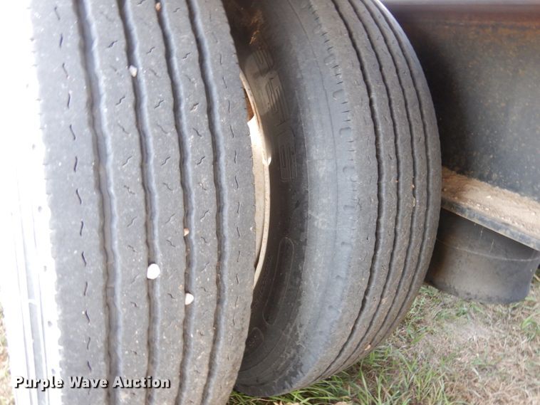 image for item DJ5819 2018 Road Runner 4000 drop deck sprayer trailer