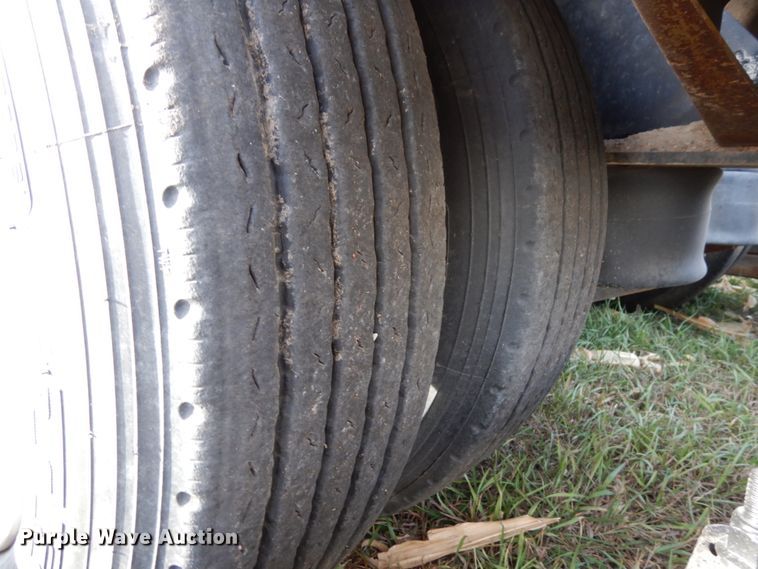 image for item DJ5819 2018 Road Runner 4000 drop deck sprayer trailer