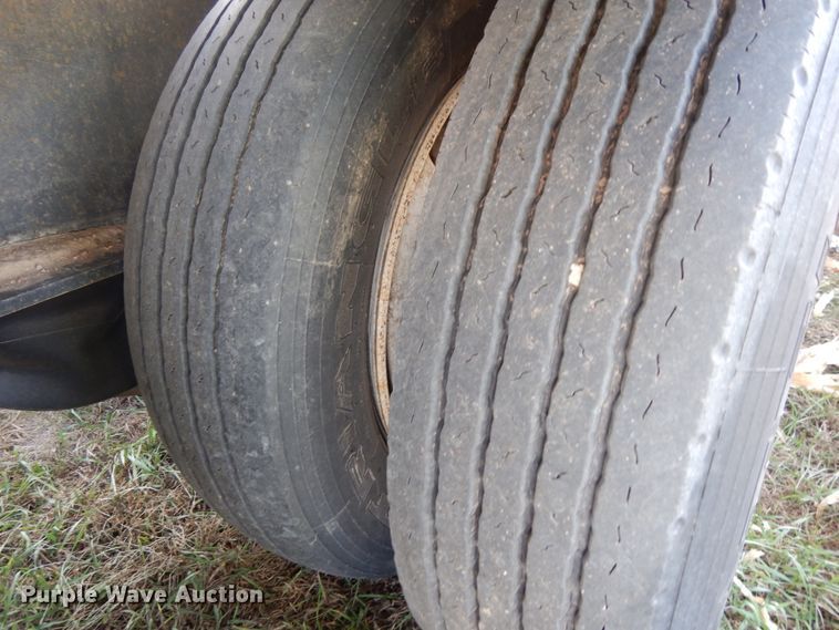 image for item DJ5819 2018 Road Runner 4000 drop deck sprayer trailer