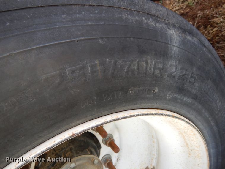 image for item DJ5819 2018 Road Runner 4000 drop deck sprayer trailer