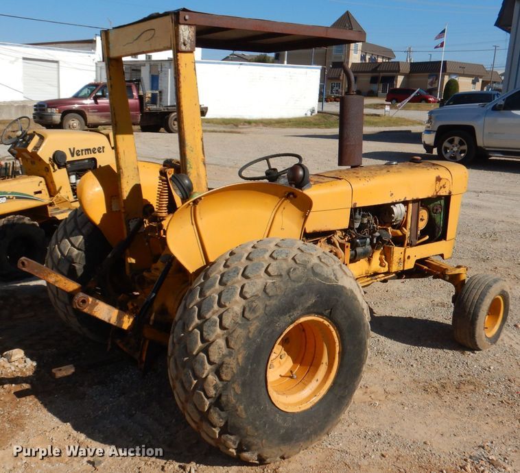 image for item DY9585 John Deere 300  tractor