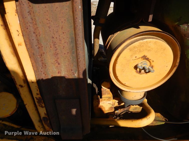 image for item DY9585 John Deere 300  tractor