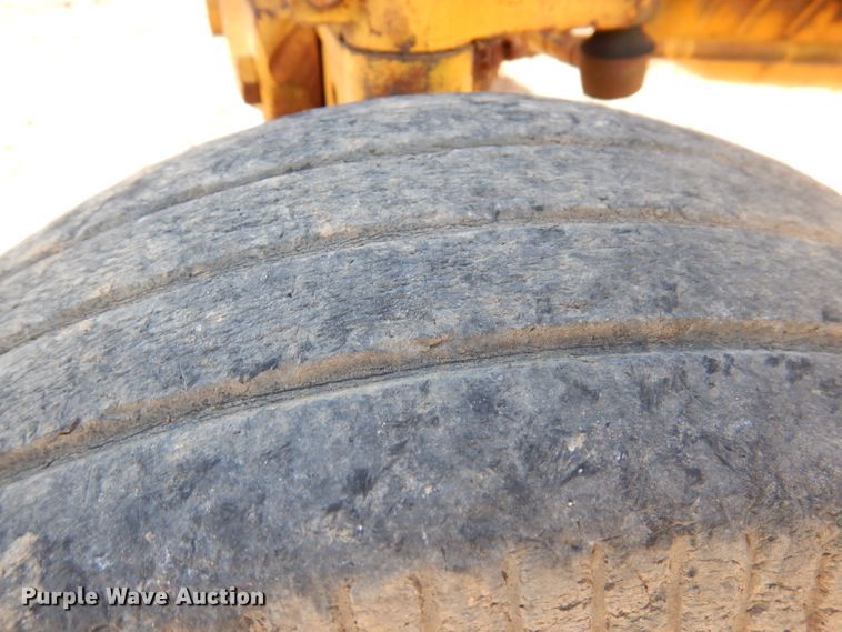 image for item DY9585 John Deere 300  tractor