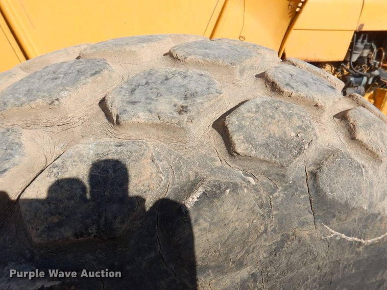 image for item DY9585 John Deere 300  tractor