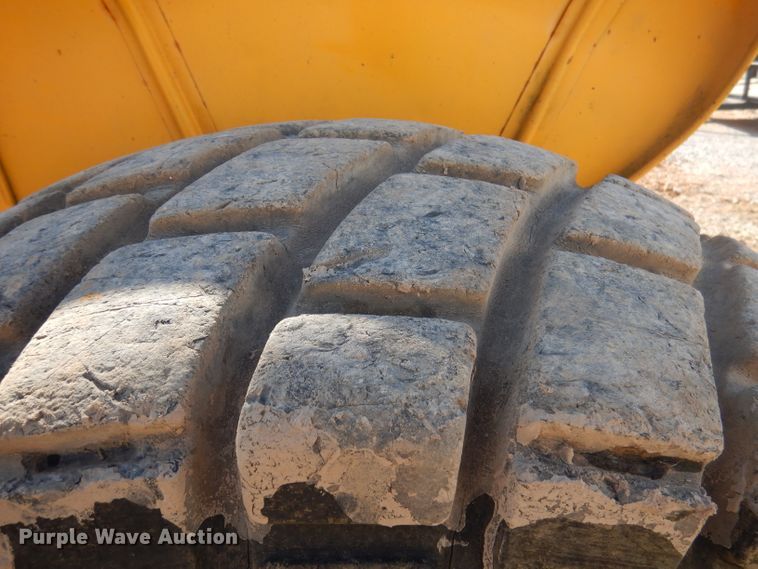 image for item DY9585 John Deere 300  tractor