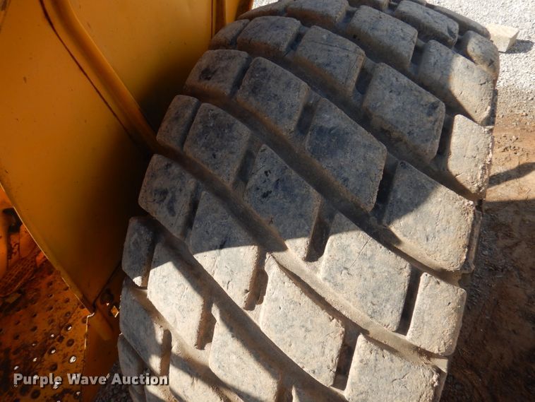 image for item DY9585 John Deere 300  tractor