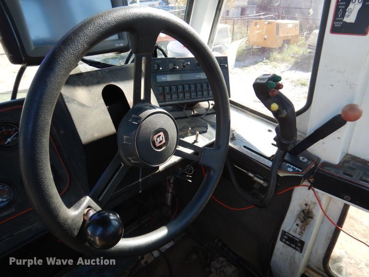 image for item DY9588 1995 Willmar 765  sprayer