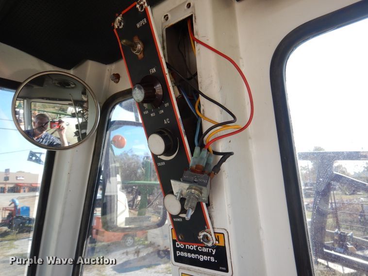 image for item DY9588 1995 Willmar 765  sprayer