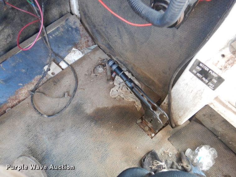 image for item DY9588 1995 Willmar 765  sprayer