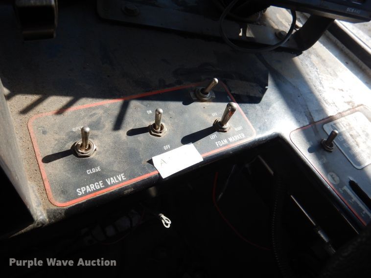 image for item DY9588 1995 Willmar 765  sprayer