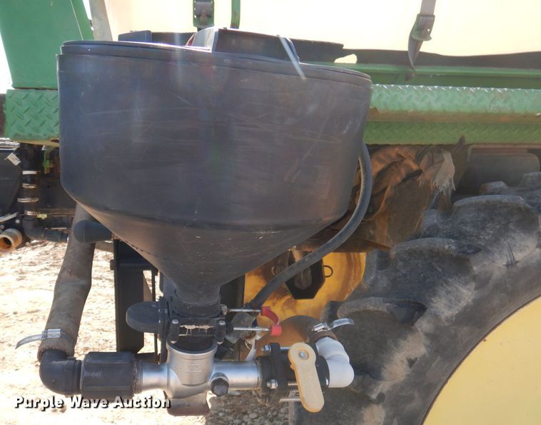 image for item DY9588 1995 Willmar 765  sprayer