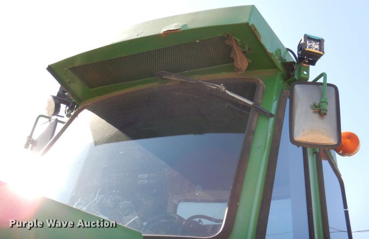 image for item DY9588 1995 Willmar 765  sprayer