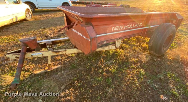 image for item EL9586 New Holland 328 manure spreader