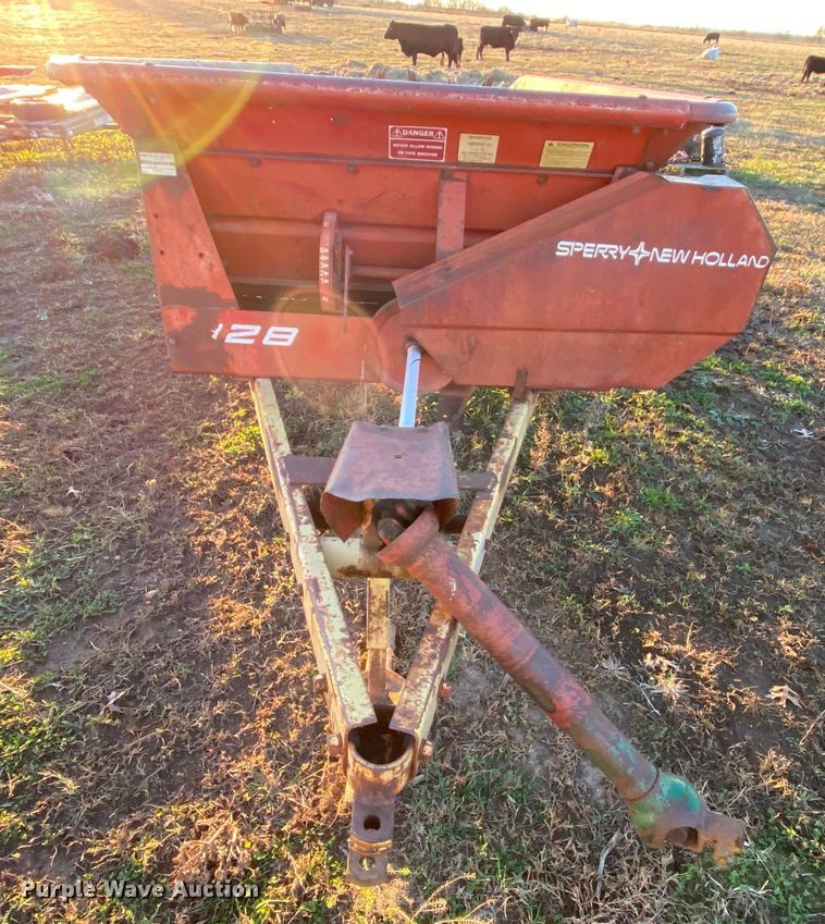 image for item EL9586 New Holland 328 manure spreader