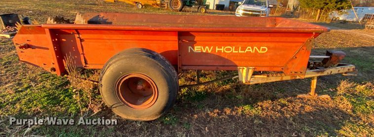 image for item EL9586 New Holland 328 manure spreader