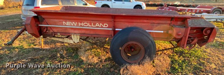 image for item EL9586 New Holland 328 manure spreader