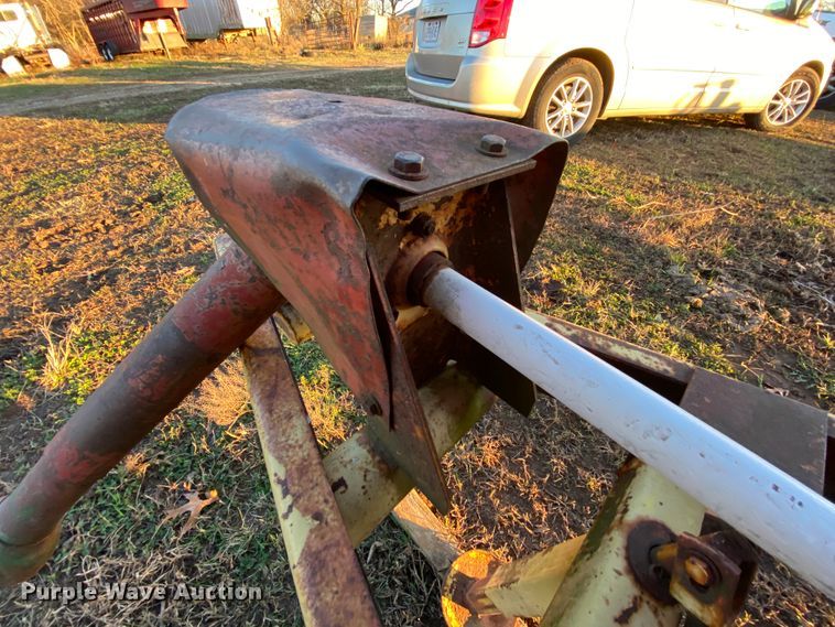 image for item EL9586 New Holland 328 manure spreader