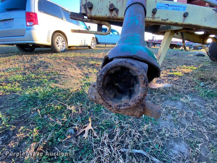 image for item EL9586 New Holland 328 manure spreader