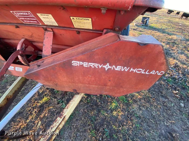 image for item EL9586 New Holland 328 manure spreader