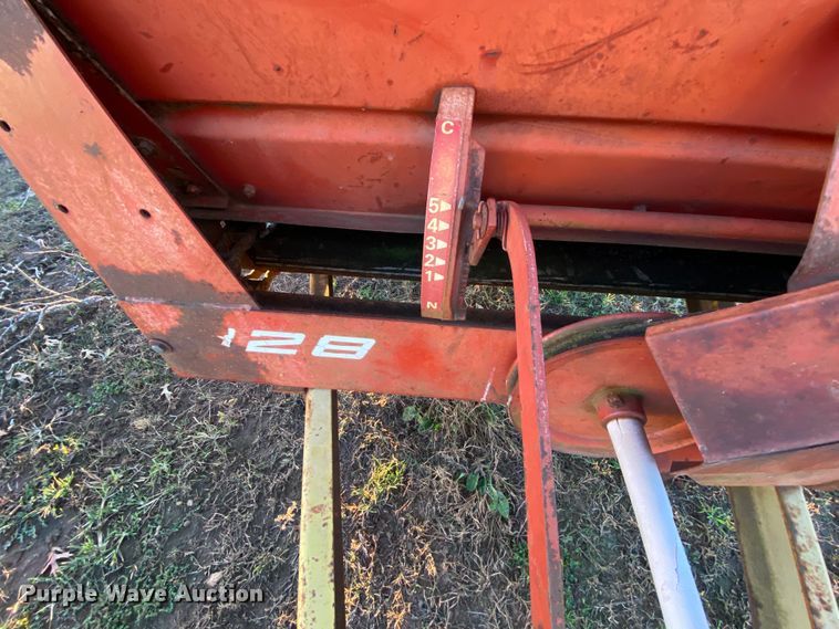 image for item EL9586 New Holland 328 manure spreader