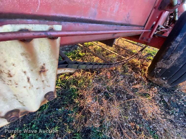 image for item EL9586 New Holland 328 manure spreader