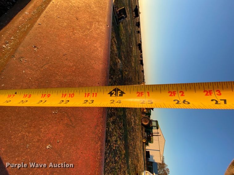 image for item EL9586 New Holland 328 manure spreader