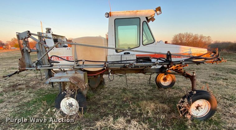 image for item EL9587 Melroe SpraCoupe 220  sprayer