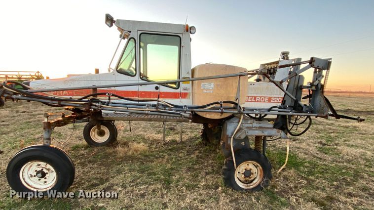 image for item EL9587 Melroe SpraCoupe 220  sprayer