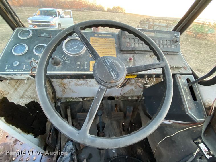 image for item EL9587 Melroe SpraCoupe 220  sprayer