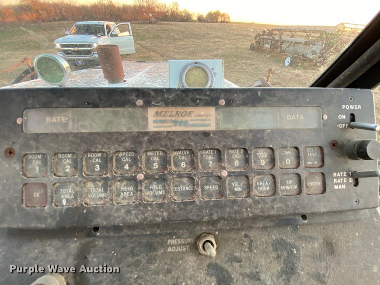 image for item EL9587 Melroe SpraCoupe 220  sprayer