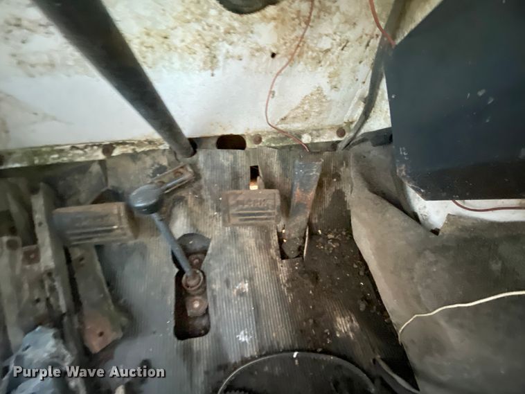 image for item EL9587 Melroe SpraCoupe 220  sprayer