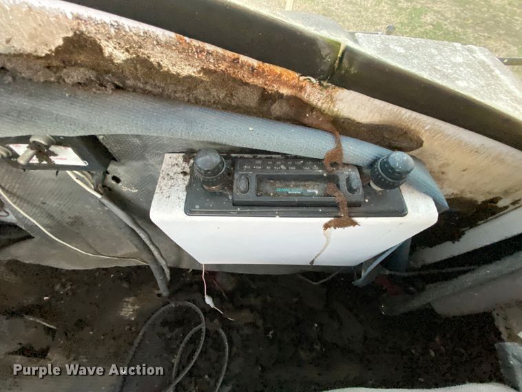 image for item EL9587 Melroe SpraCoupe 220  sprayer