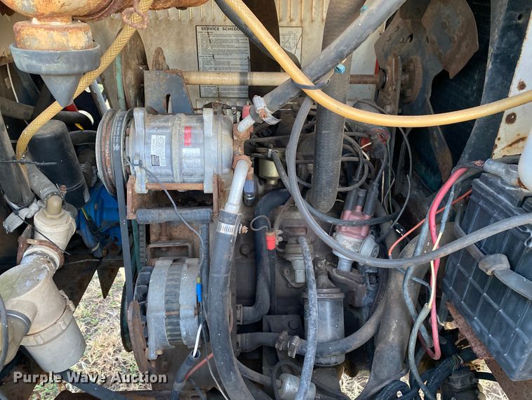 image for item EL9587 Melroe SpraCoupe 220  sprayer