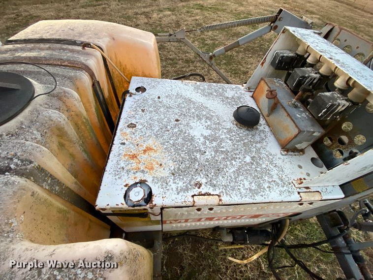 image for item EL9587 Melroe SpraCoupe 220  sprayer