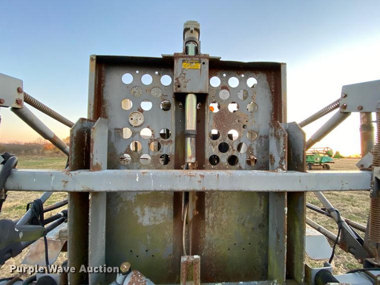 image for item EL9587 Melroe SpraCoupe 220  sprayer