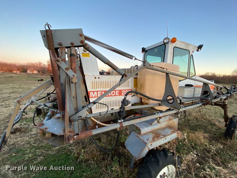 image for item EL9587 Melroe SpraCoupe 220  sprayer