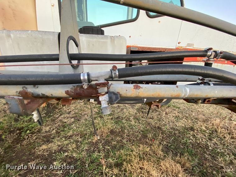 image for item EL9587 Melroe SpraCoupe 220  sprayer