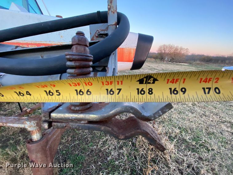 image for item EL9587 Melroe SpraCoupe 220  sprayer