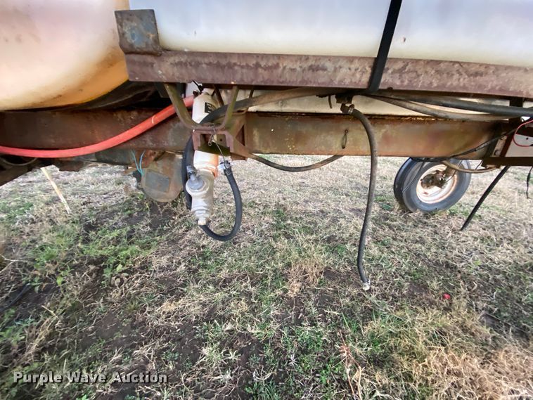 image for item EL9587 Melroe SpraCoupe 220  sprayer