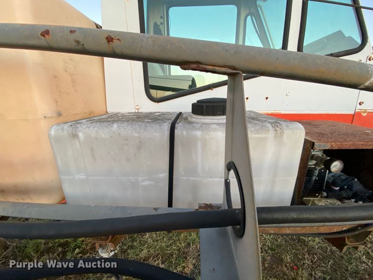 image for item EL9587 Melroe SpraCoupe 220  sprayer