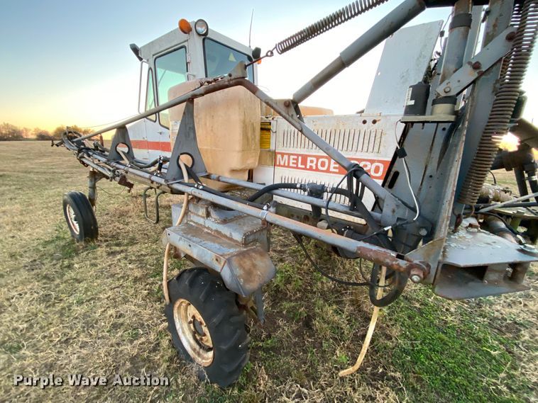 image for item EL9587 Melroe SpraCoupe 220  sprayer