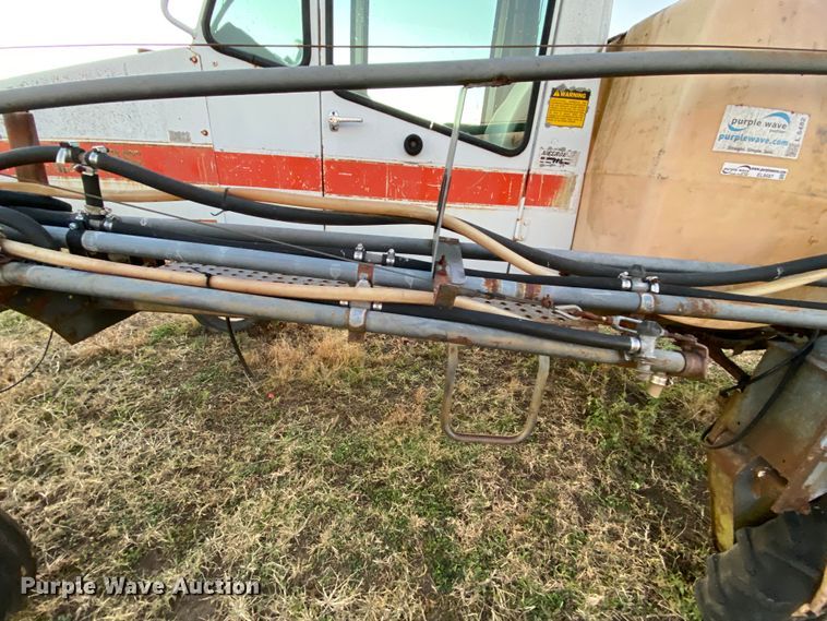 image for item EL9587 Melroe SpraCoupe 220  sprayer