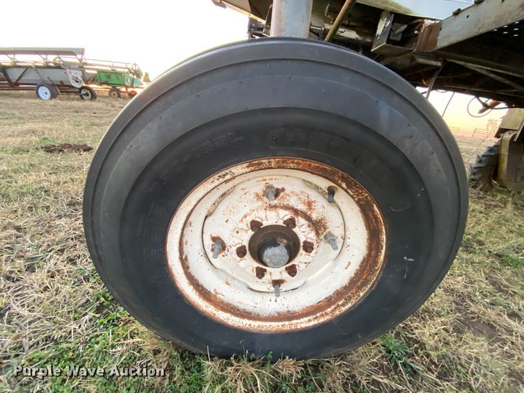 image for item EL9587 Melroe SpraCoupe 220  sprayer